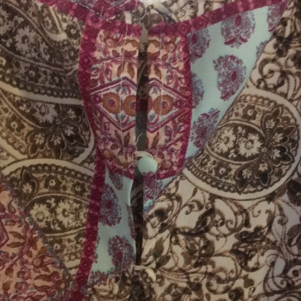 Design Lab Cold Shoulder Top, Size XS - Picture 3 of 5